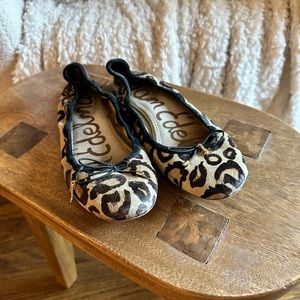 Sam Edelman ballerina flats. Cute leopard print.